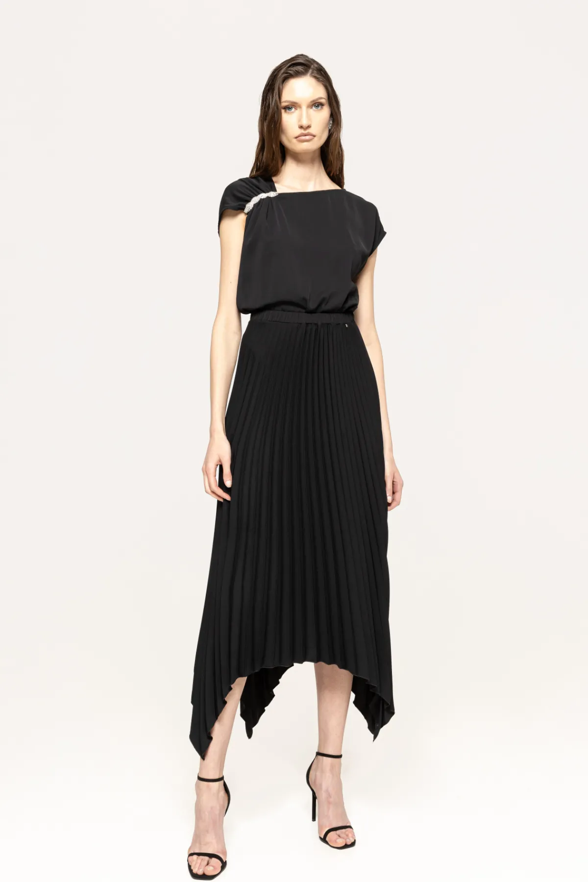 Store Pleated midi dress Dresses