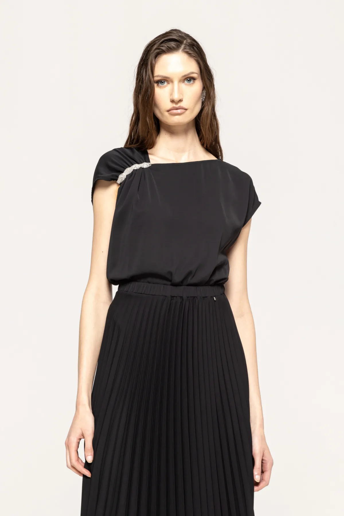 Store Pleated midi dress Dresses