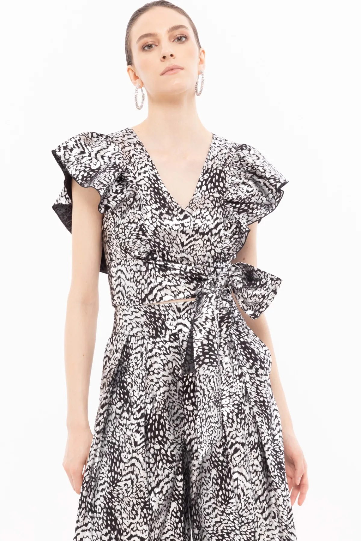 Flash Sale Ruffled crop top Tops