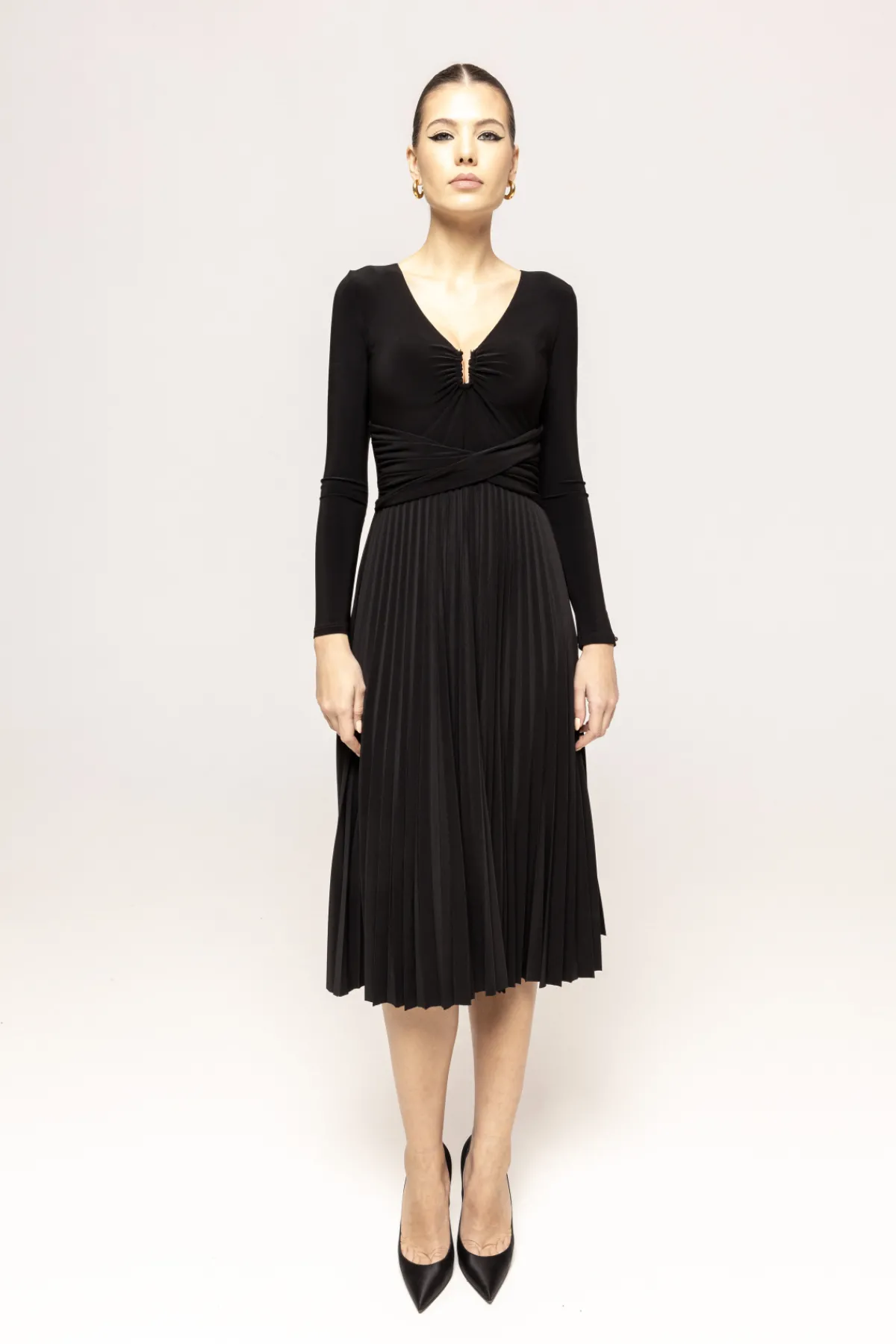 Store V-neck pleated dress Dresses